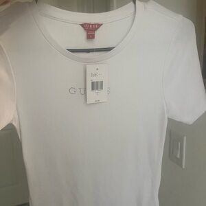 BRAND NEW GUESS White Short Sleeve Tee